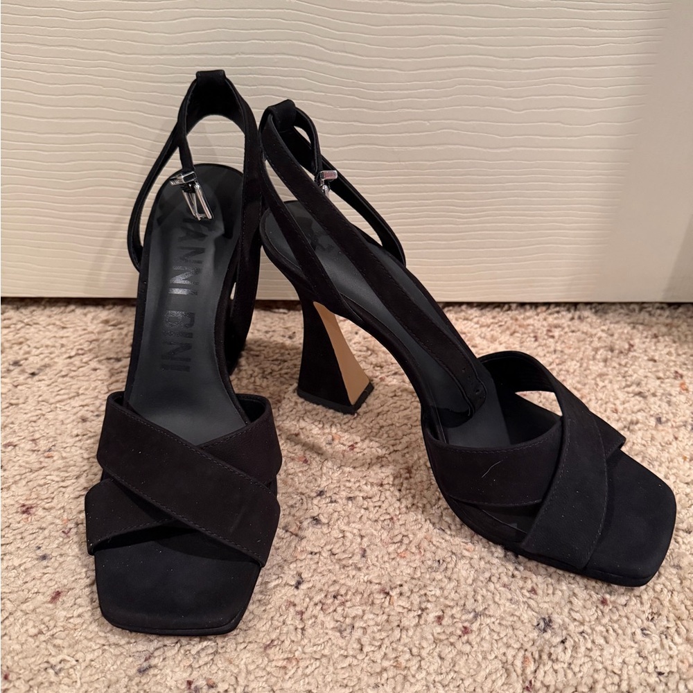Gianni Bini Black Heels never worn